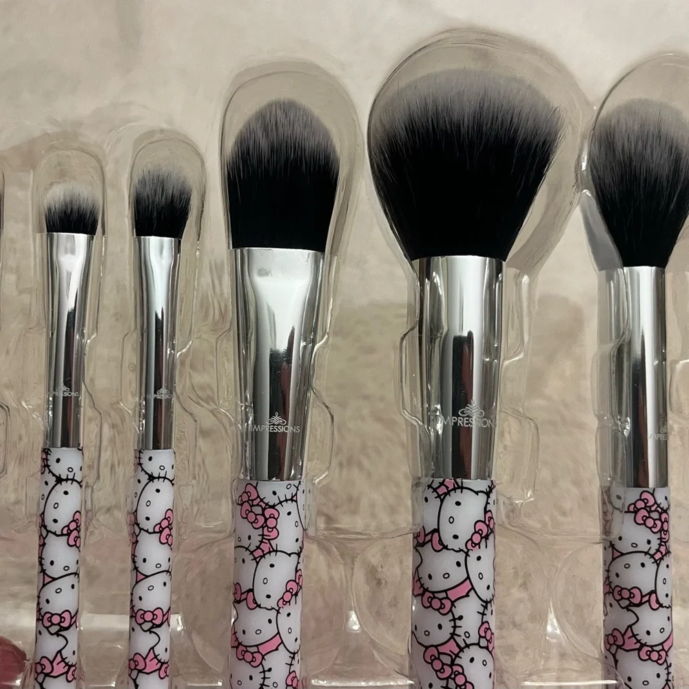 Hello Kitty six piece make up brush set , vegan Hypoallergenic New